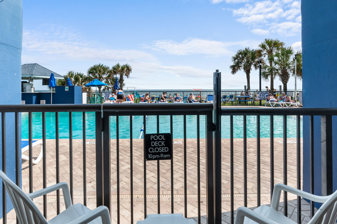 accommodation Pool Level King Hotel Room